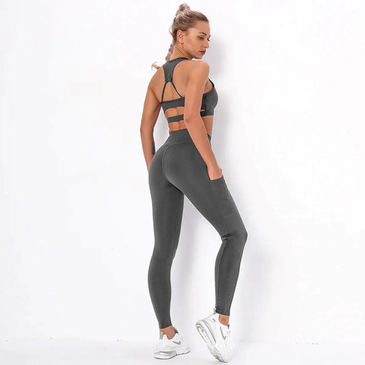 Dres sportowy damski | funkcjonalne kieszenie