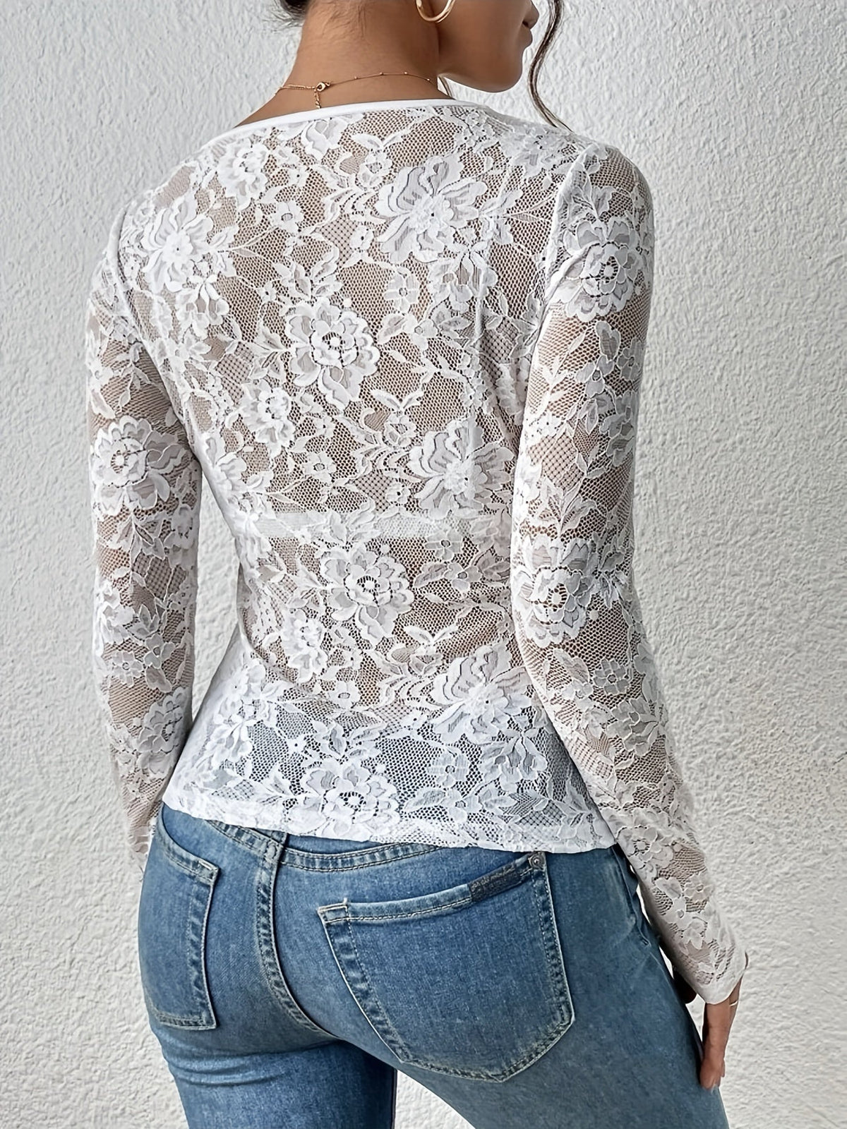 Bluzka damska koronkowa | Koronkowe detale, okrągły dekolt, prosty dół | Elegancki styl na wieczór