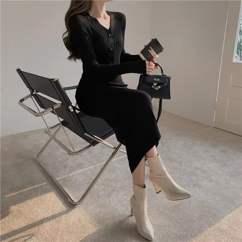 Sukienka do kolan | zapięcie na guziki, długi rękaw