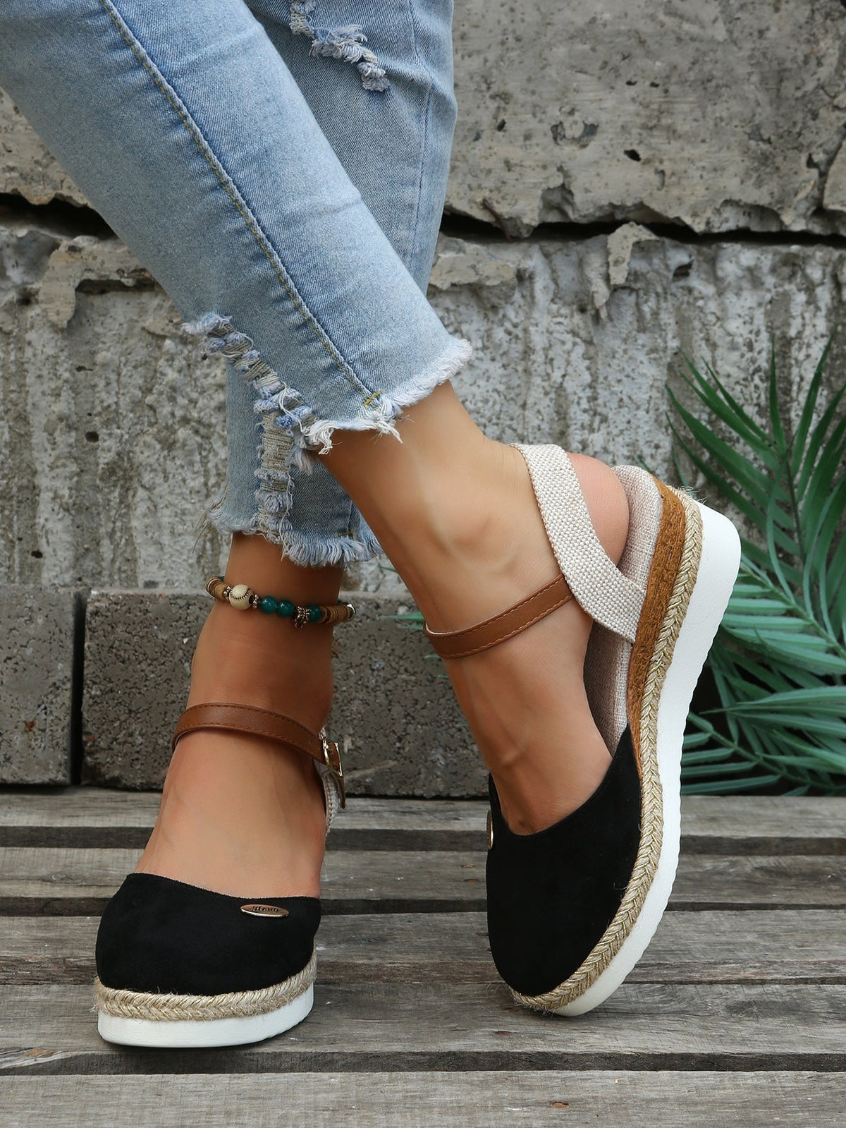 Espadryle damskie | koturn, plecione detale