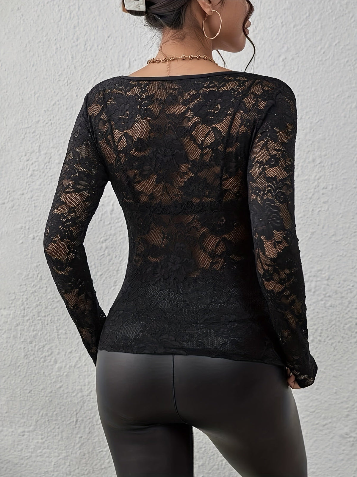 Bluzka damska koronkowa | Koronkowe detale, okrągły dekolt, prosty dół | Elegancki styl na wieczór