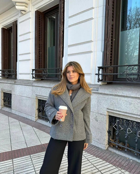 Alina - Płaszcz damski z podwójnym zapięciem | Dopasowany krój, elegancki kołnierz | Klasyczny styl na jesień