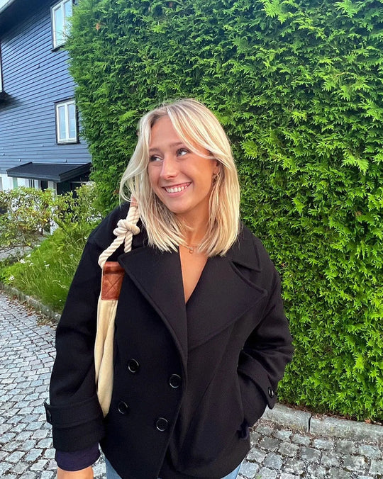 Alina - Płaszcz damski z podwójnym zapięciem | Dopasowany krój, elegancki kołnierz | Klasyczny styl na jesień