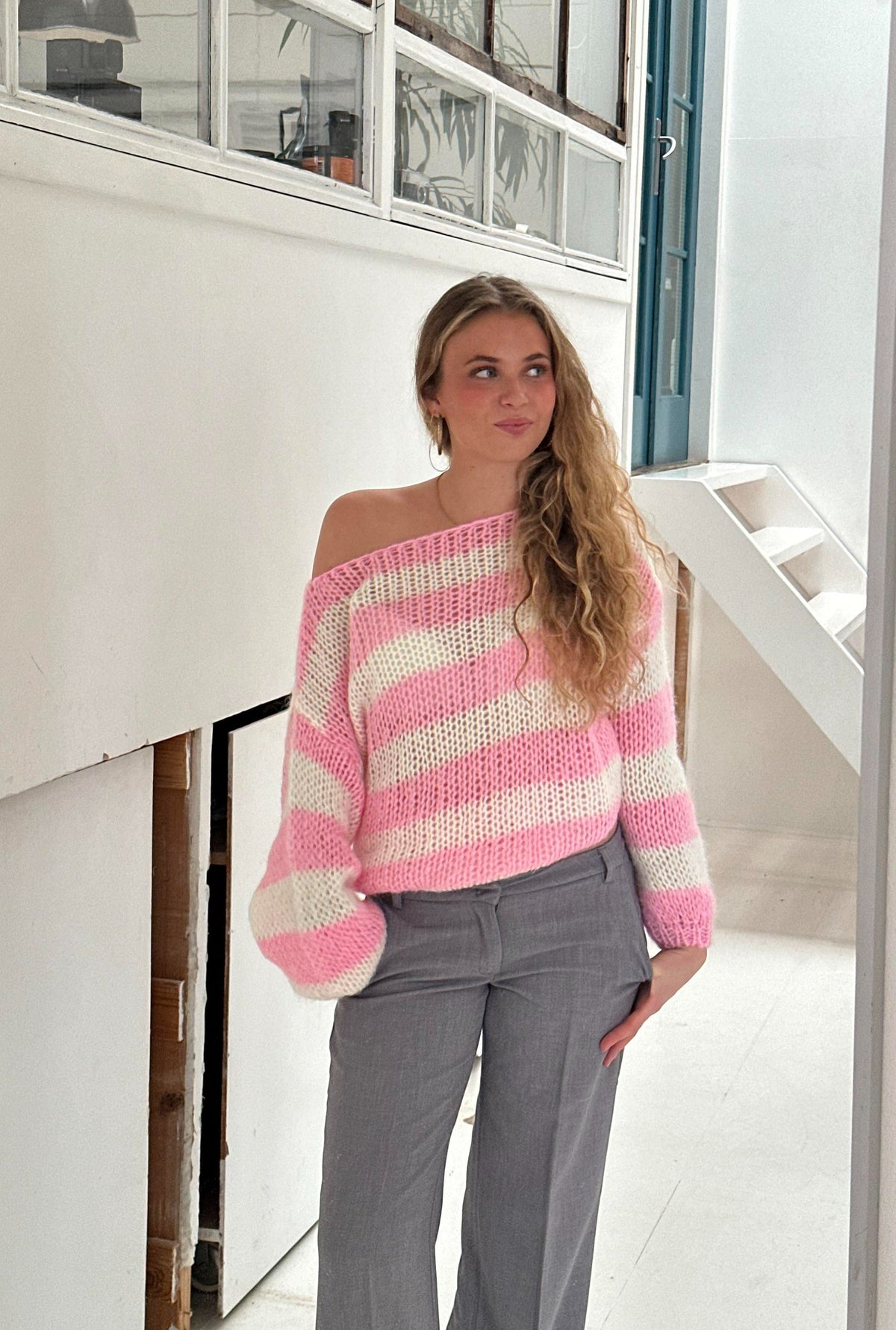 Sweter damski | okrągły dekolt, prosty krój