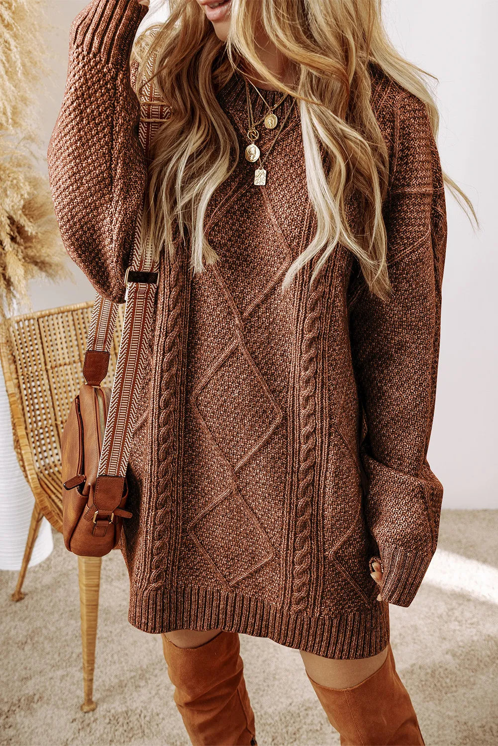 Sweter damski | romby, detale warkoczowe