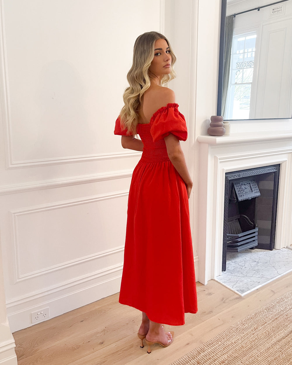 Sukienka maxi | dekolt w serce, plisy w talii