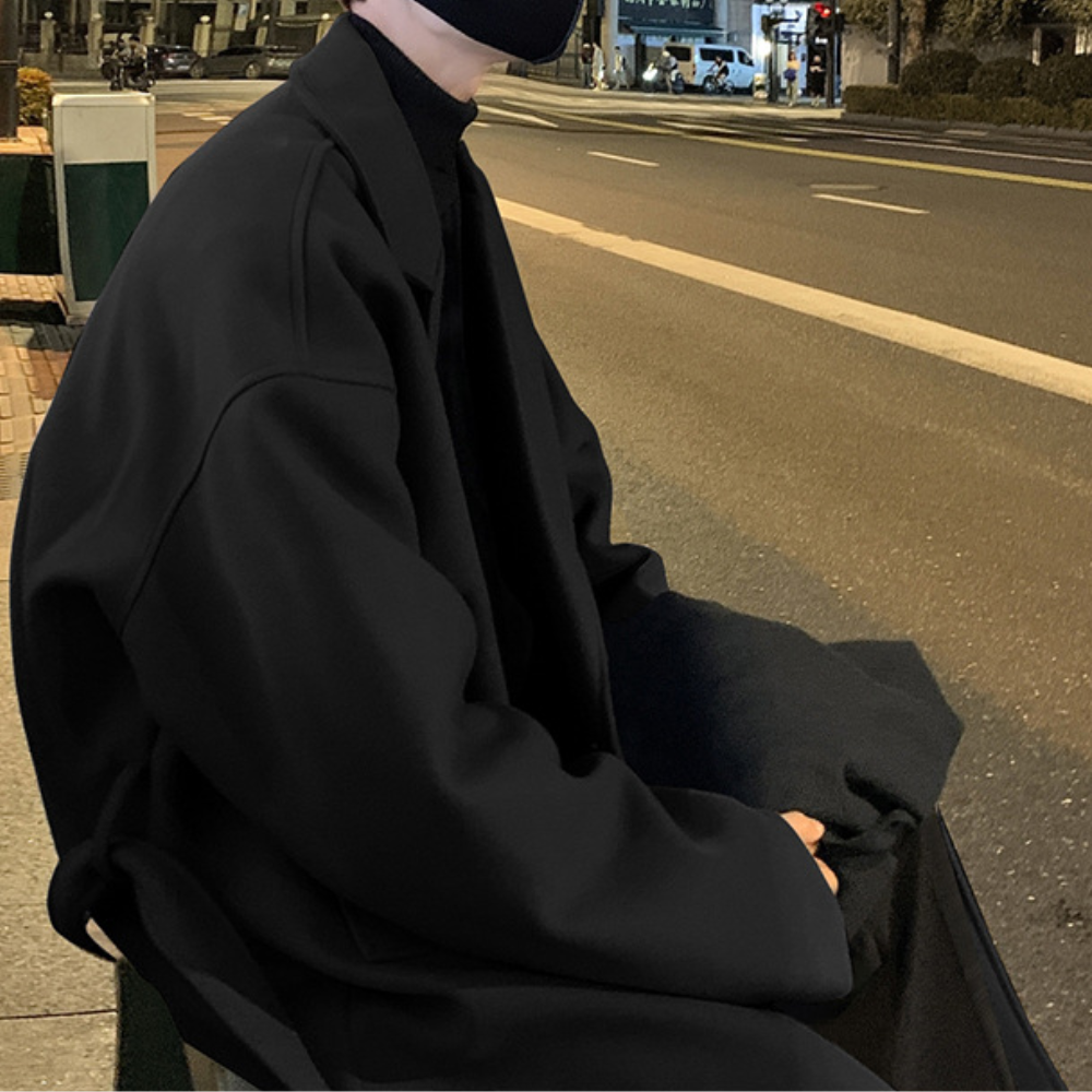 Trencz męski długi | Zapięcie na guziki, luźny krój, klasyczny fason | Elegancki styl na zimę