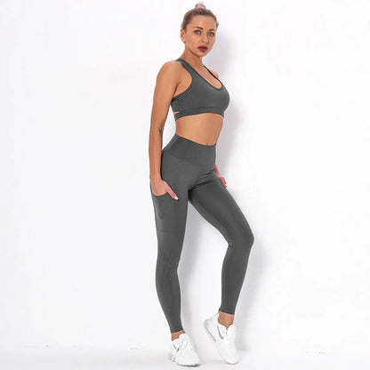 Dres sportowy damski | funkcjonalne kieszenie