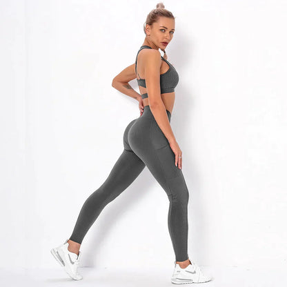 Dres sportowy damski | funkcjonalne kieszenie