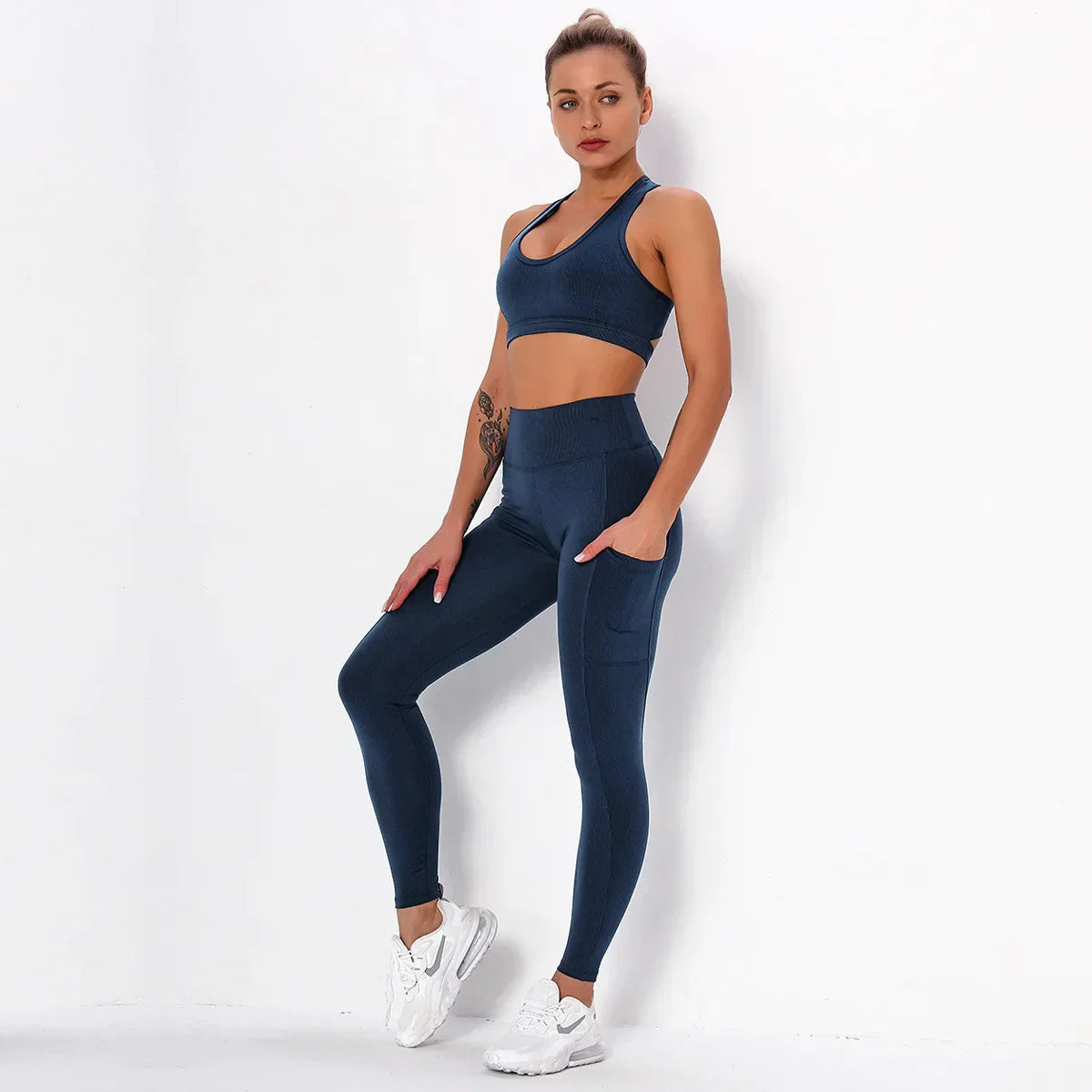 Dres sportowy damski | funkcjonalne kieszenie