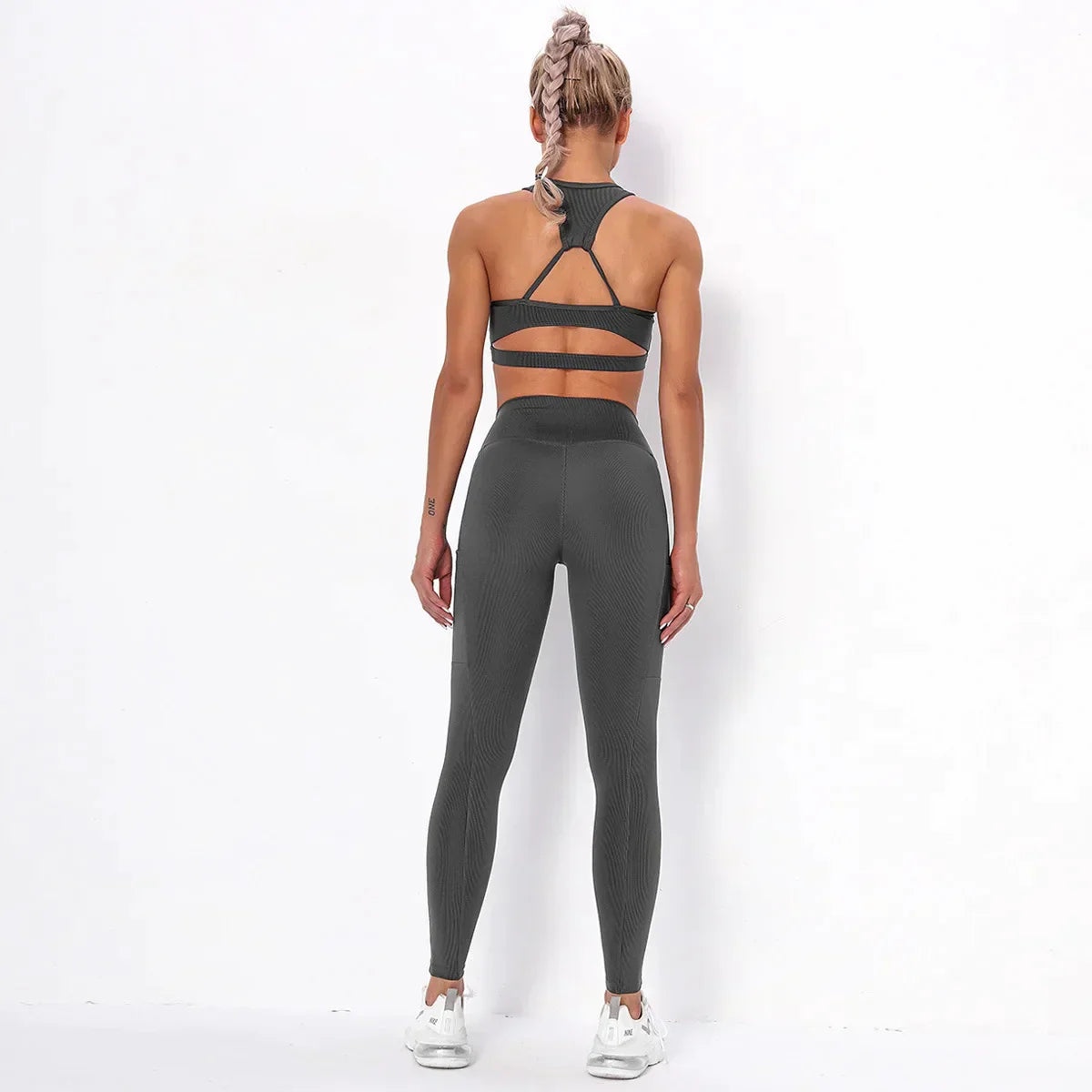 Dres sportowy damski | funkcjonalne kieszenie