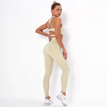 Dres sportowy damski | funkcjonalne kieszenie