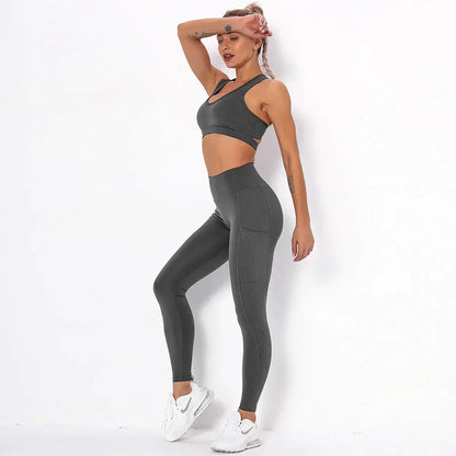 Dres sportowy damski | funkcjonalne kieszenie
