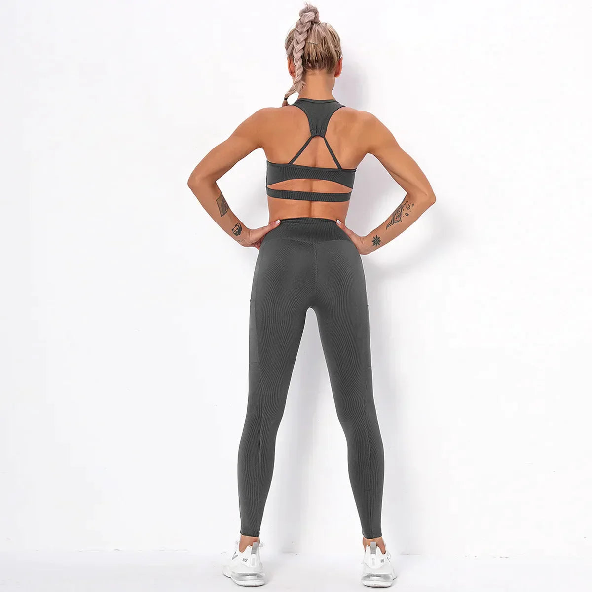 Dres sportowy damski | funkcjonalne kieszenie