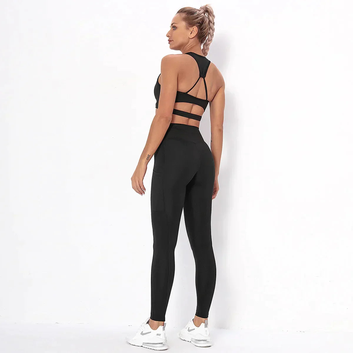 Dres sportowy damski | funkcjonalne kieszenie