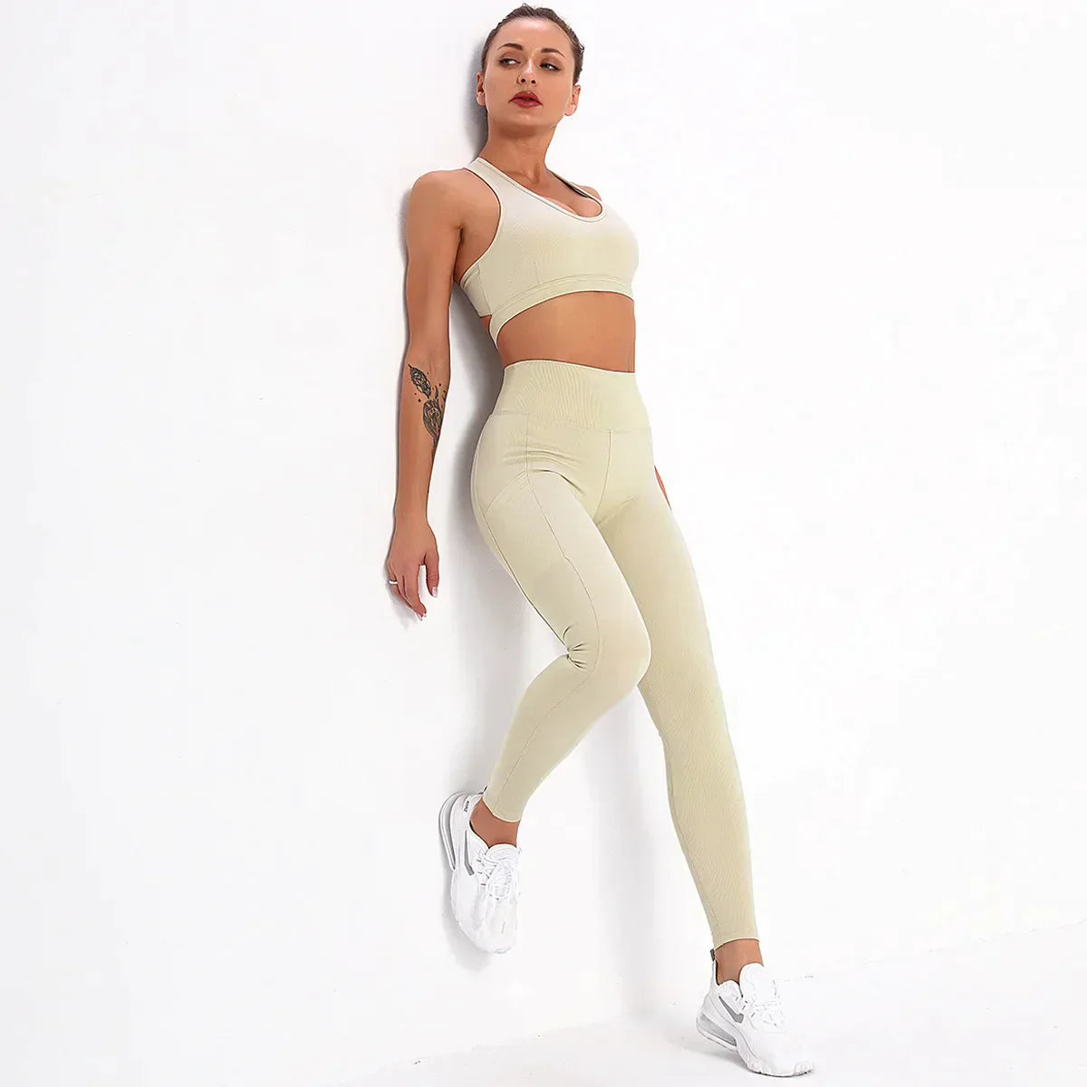 Dres sportowy damski | funkcjonalne kieszenie