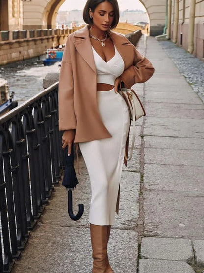 Ariana - Komplet damski dwuczęściowy | Krótki top z dekoltem V, długa spódnica, guziki | Elegancki styl na wyjście