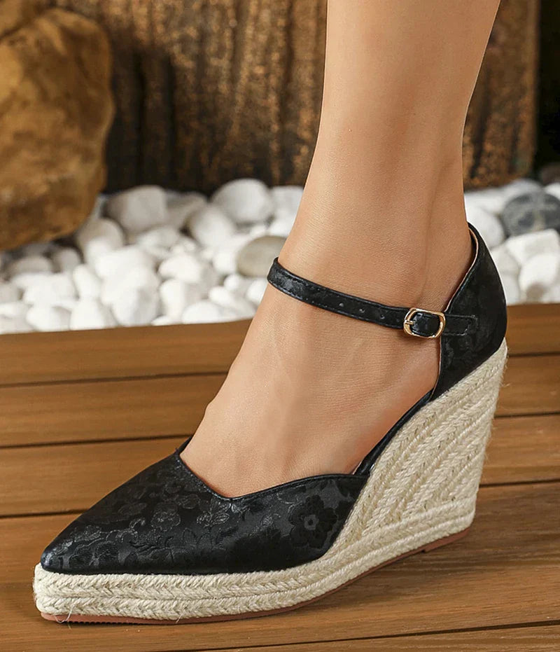 Sandały damskie | koturn, zapięcie na klamrę