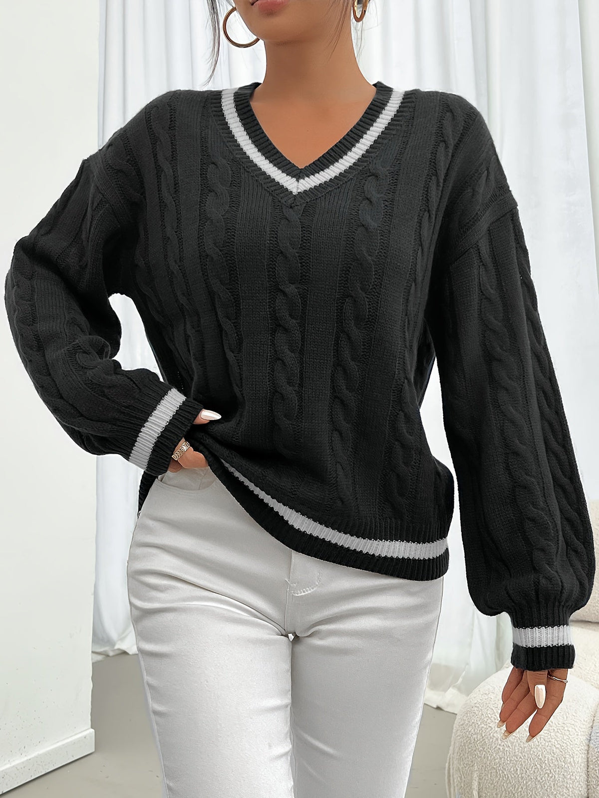 Sweter damski | dekolt V, warkoczowy splot
