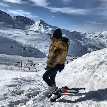 Płaszcz damski z efektem futra | Wysoki kołnierz, kieszenie, proste zapięcie | Elegancki styl na zimę