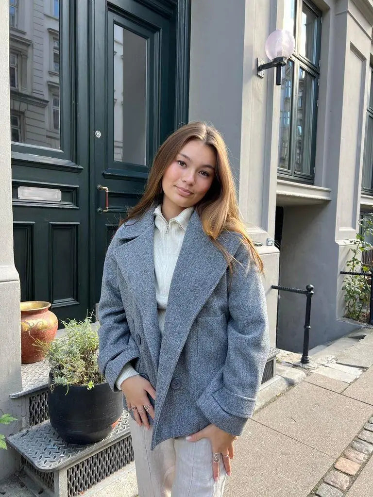 Alina - Płaszcz damski z podwójnym zapięciem | Dopasowany krój, elegancki kołnierz | Klasyczny styl na jesień